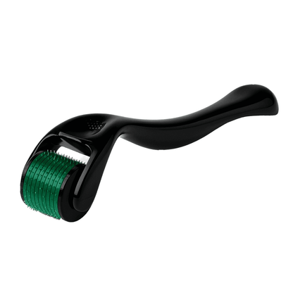 Black derma roller with green titanium microneedles – skincare tool for serum absorption and skin rejuvenation.